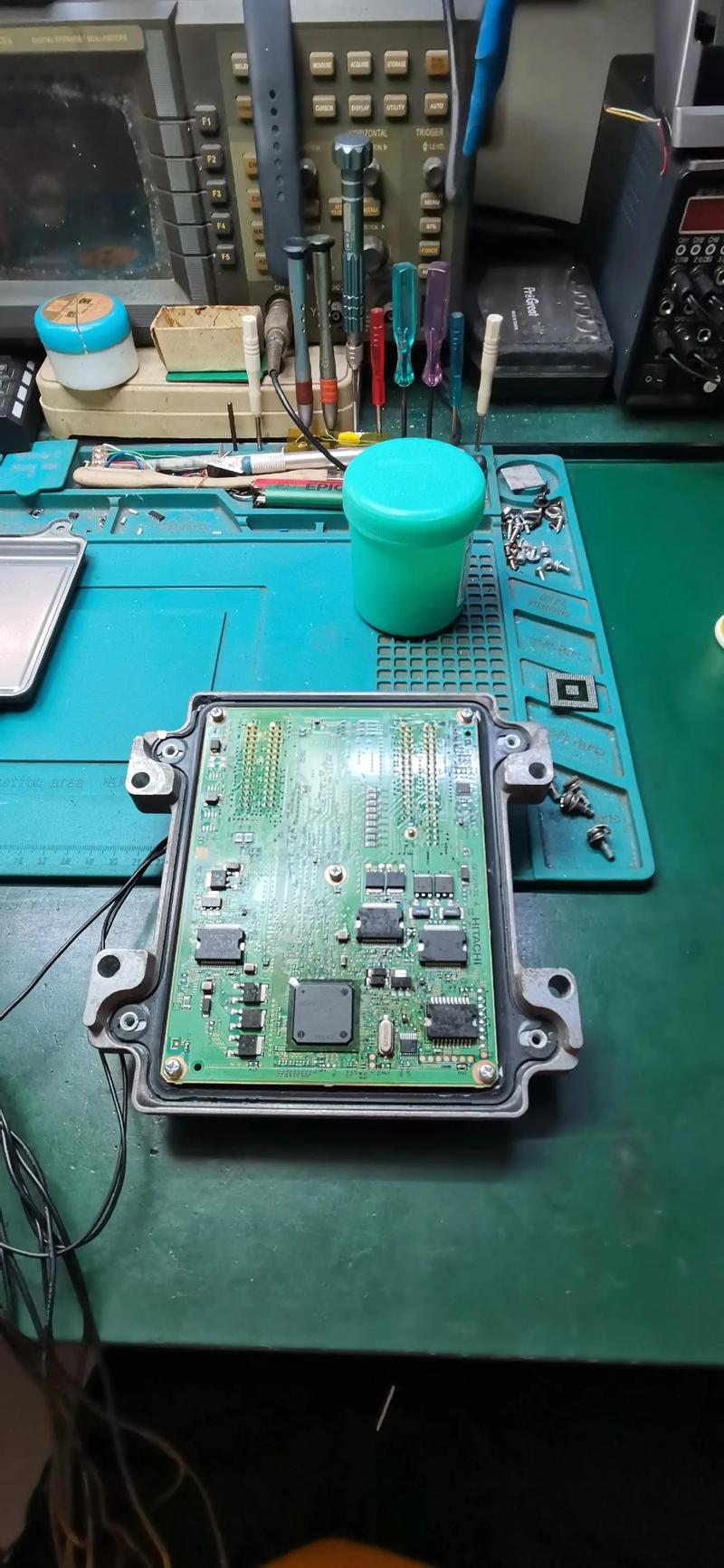 专业解读 别克英朗发动机电脑板MCU芯片更换与芯片级维修