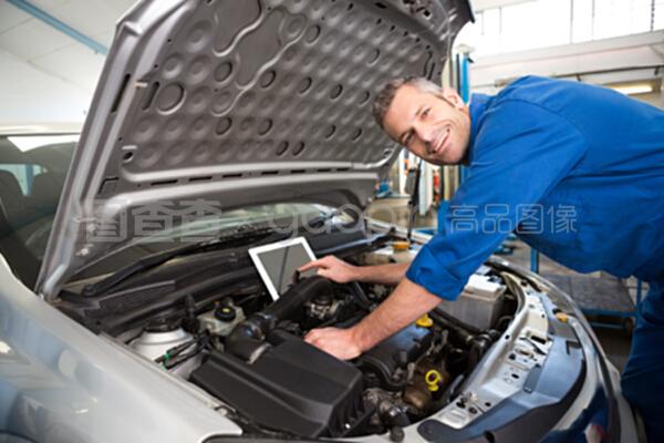 平板电脑与专业智慧 汽车电脑板维修技工的技能升级之路